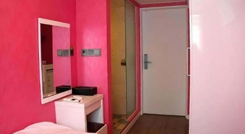Hotel Myeongdong Mom House Seúl